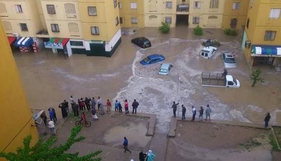 أحياء المدية تغرق عقب تساقط أمطار غزيرة