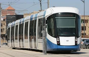 Le tram qui mène au palais...'