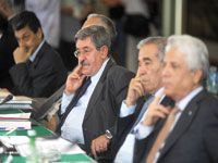 Il planchera aussi sur le soutien aux clubs professionnels de football