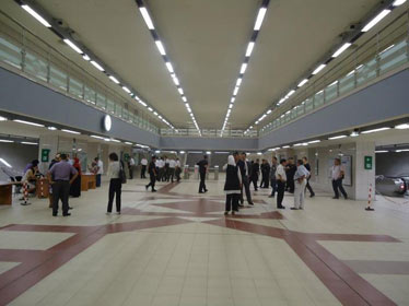 Alger ' Métro, panne, râles... et chuchotements