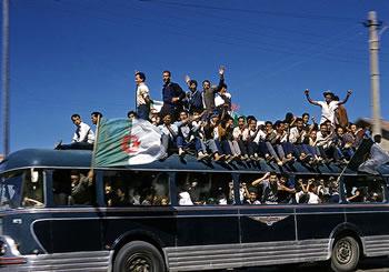 Une indépendance dans la douleur