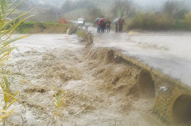 Des oueds en crue et des quartiers inondés