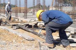 Des retards et des interrogations