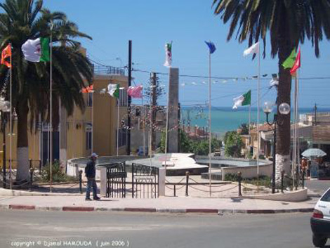 سكان بوسماعيل بتيبازة يقطعون الطريق الوطني رقم 11