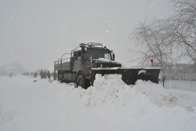 استنفار لفتح المسالك وإجلاء المواطنين بقالمة