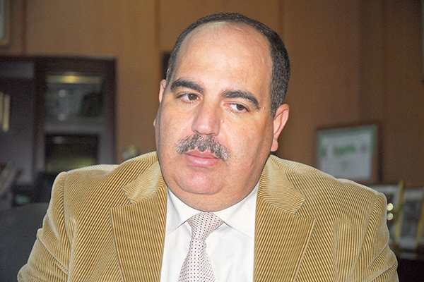 مختار بوروينة ينشر غسيل الأفلان في العاصمة