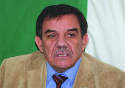 Moussa Touati déchu, Belkhadem tient le coup