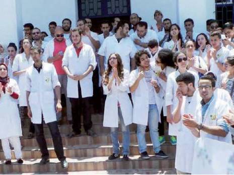 Les étudiants en médecine dentaire maintiennent leur protestation