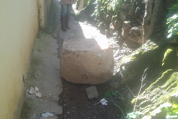 انهيار صخور كاد 