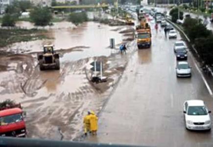 زوخ يعد باقتناء أجهزة إنذار متطورة لإنقاذ العاصمة من الكوارث الطبيعية