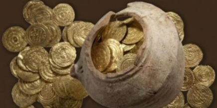 القبض على عصابة تتاجر في القطع النقدية والمسكوكات الأثرية بالشلف