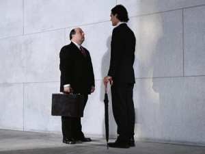 قصر القامة وجنون العظمة!