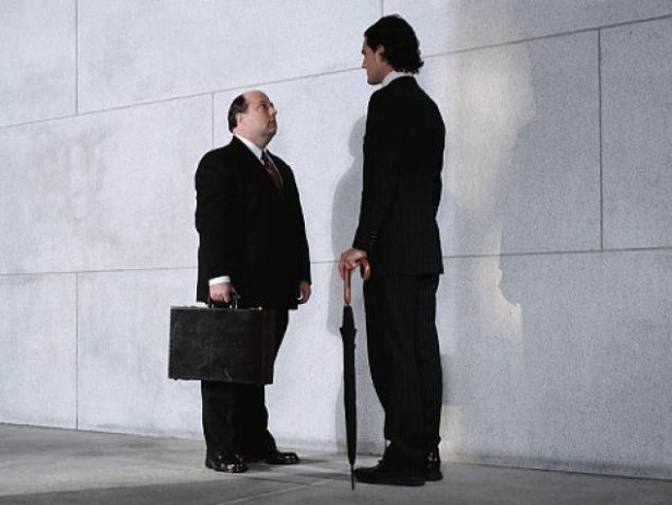 قصر القامة وجنون العظمة!