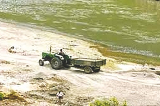 Des pilleurs de sable traqués