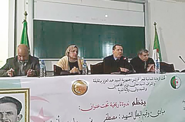 Représentation de la révolution armée dans l'épidiascope des médias