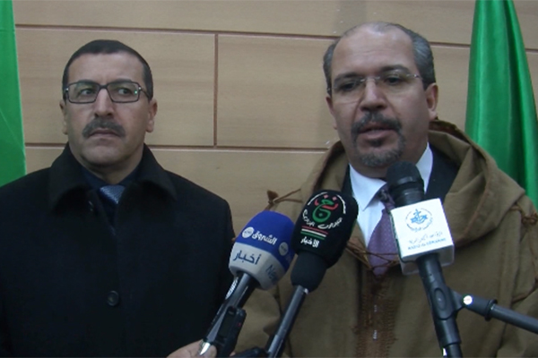 الحكومة تقلّل من مساعي محام فرنسي بشأن تدويل الأحمدية