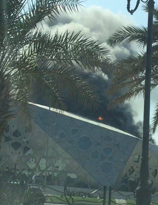 بالصور...حريق مهول يلتهم دار الأوبرا بالعاصمة الكويتية