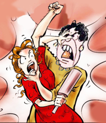 Une femme attaquée par une autre à l'aide d'un pilon