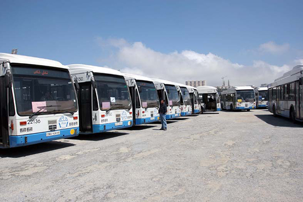 زبائن حافلات 