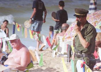 «Les plages ne sont pas à privatiser»