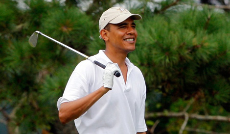 أوباما يفضل الغولف على الملف الأفغاني والحملة الإنتخابية!