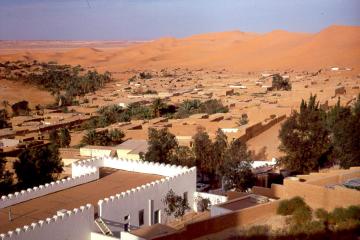 سكان قصور انزقمير بأدرار يطالبون بفتح مركز الأمومة والطفولة الريفية