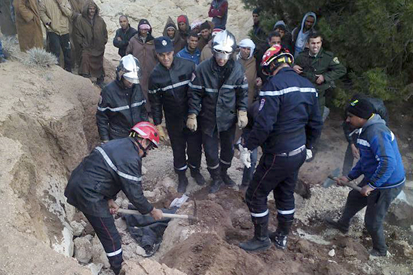 مقتل شخصين في انهيار للتربة بالمسيلة