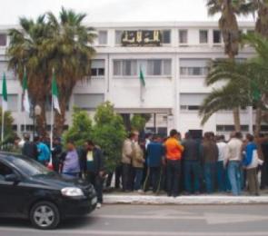 سكان تيمي بأدرار يحتجون أمام مقر الولاية