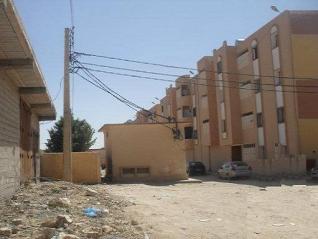 سكان حي فكاني بالجلفة يعانون أزمة انقطاع الماء الشروب ويطالبون والي الولاية بالتدخل