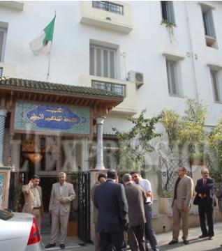 Huit ministres au front