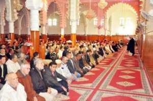 إقامة أول صلاة جمعة بجامع التقوى ببلدية عمر في البويرة