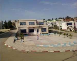 تسليم 15 عقد امتياز و16 رخصة بناء لفائدة مستثمرين بسكيكدة