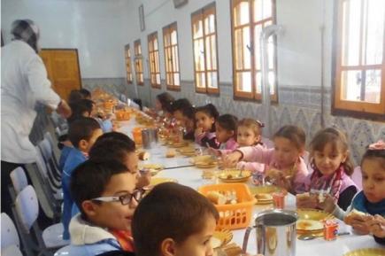 مطالب بتوظيف طباخين مؤهلين في المطاعم المدرسية بالعاصمة