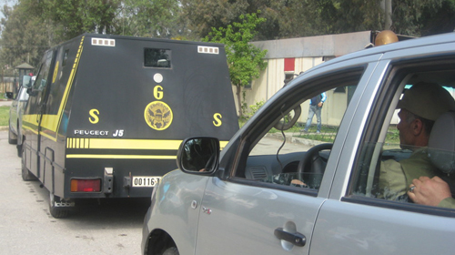 4 200 travailleurs sans salaires