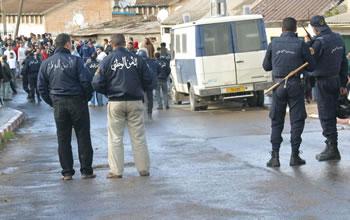 Les jeunes demandent le départ de policiers                                    APRÈS UNE SEMAINE D'EMEUTES À OUAGUENOUN
