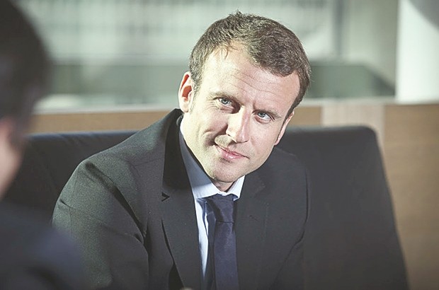 Macron défend sa position sur la colonisation