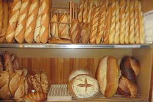 خبازو تيزي وزو يطالبون برفع سعر الخبر إلى 12 دينارا