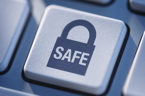 أمن بجاية ينظم حملة تحسيسية بمناسبة اليوم العالمي للإنترنت الآمن