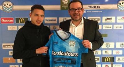 موقع إنجليزي يعتبر بن ناصر الحل الأمثل لوسط ميدان 