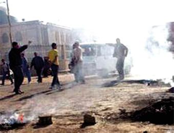 سكان قصور تمنطيط بأدرار يحتجون                                    بسبب انقطاع التيار الكهربائي وسط حرارة تفوق 50 درجة