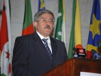 Paix et sécurité en Afrique : M. Ouyahia souligne le rôle 