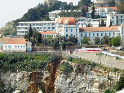 CHU Benbadis, le mal au quotidien                                    Il est difficile de répondre aux besoins des 17 wilayas de l'Est
