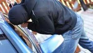 تفكيك شبكة لتهريب المركبات وتزوير ملفاتها القاعدية بالبويرة