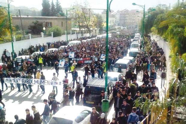 Grande marche des étudiants contre l'insécurité à Tizi Ouzou