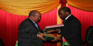 Le ministre burkinabè des Affaires étrangères à Alger