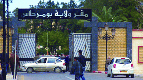 La fermeture des routes, des mairies est-elle devenue une tradition !