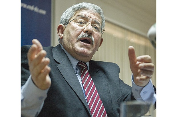 Ouyahia évoque des manipulations de la France et du Maroc