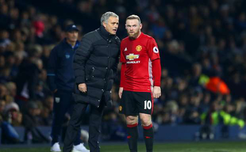 مورينيو يُؤيد قرار روني بشأن مستقبله مع اليونايتد