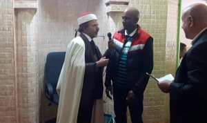 فرنسي ينطق الشهادتين ويعتنق الإسلام بالبويرة