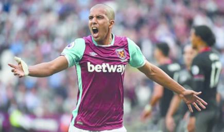 الصحافة الإنجليزية تنصح مدرب الهامرز بالتخلص من فيغولي الصيف القادم